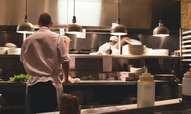 Restaurants Face Staff Shortages and Overwhelming Operations